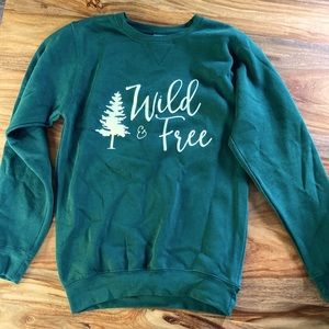 2/$10 ♥️ Wild and Free Sweater Unisex